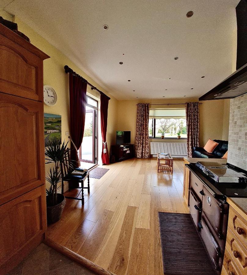 Yellow Heights Country House Tinahely Bagian luar foto